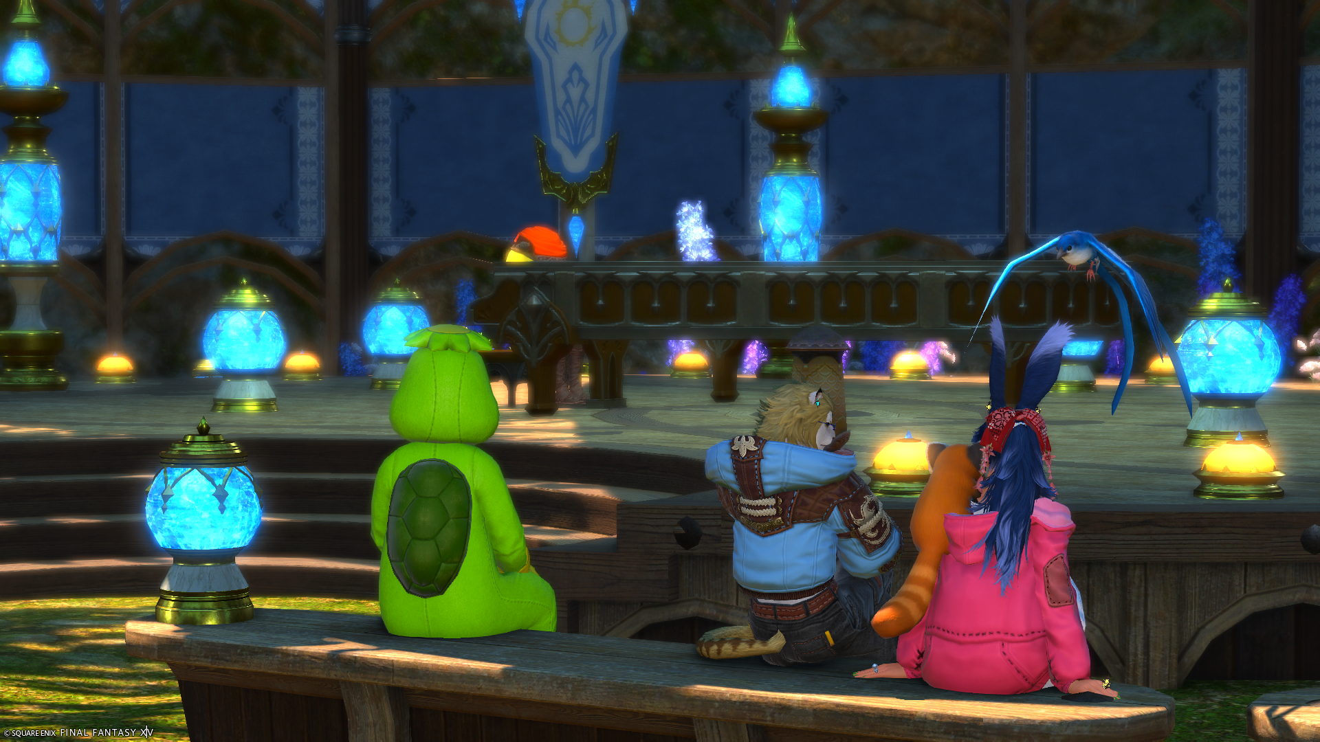 Aikirees in I in Gridania listening to the Legendary Composer playing on a grand piano.